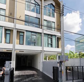 Sa Kaeo Apartment | Advanced townhouses can accommodate 14 people, with high-speed Wi Fi and parking on Netflix
