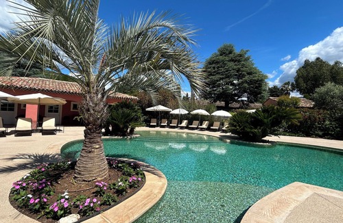 Carros Villa | Air-conditioned villa with private garden and swimming pool