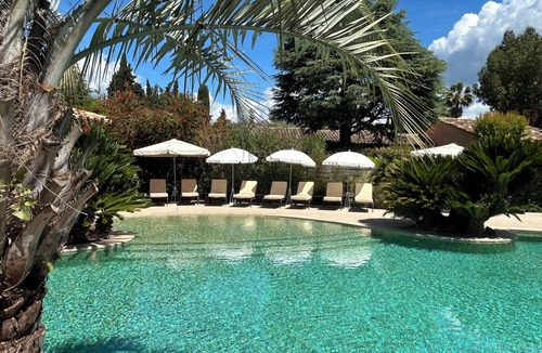 Carros Villa | Air-conditioned villa with private garden and swimming pool