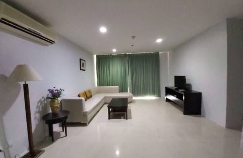 Uthai Hotel | Ampo Residence