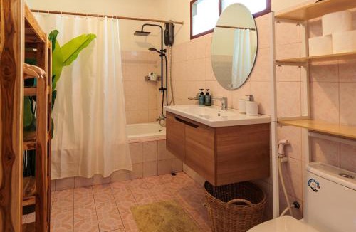 Wok Tum House | Amsterdam House - Hin Kong - Double King Bed - 4K SmartTV