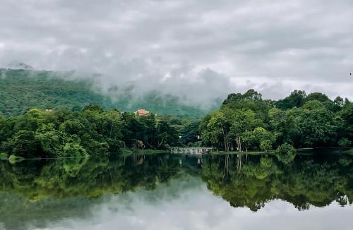 Chang Phueak Villa | Ang Kaew Pool Villa 4BR 5 Min Drive to Nimmanhemin