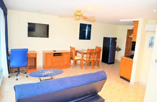 South Pattaya House | Angket condominium Floor 8 Pool view 1 bedroom