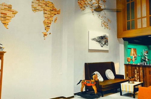 Suan Luang Hostel | Around The World Bed & Breakfast