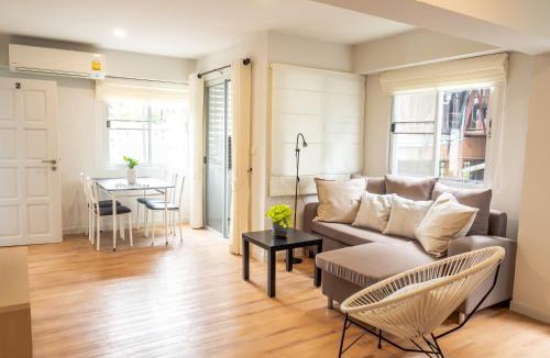 Nong Pa Khrang Apartment | Art Gallery Apartment@Chiang Mai train station