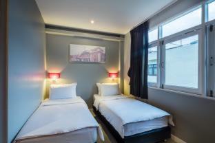 Maha Phruttharam Hostel | At Hua Lamphong Hotel