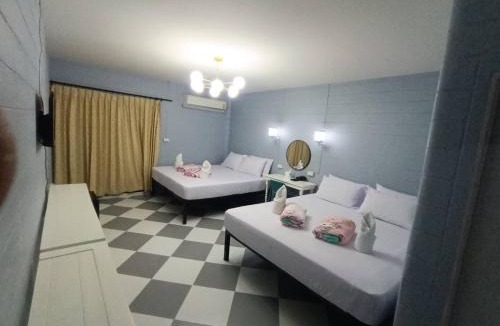 Chumphon Hotel | At Night