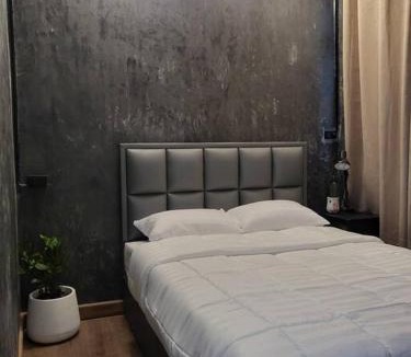 Samran Rat Apartment | auntythong house