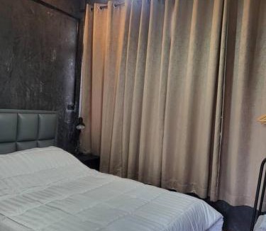 Samran Rat Apartment | auntythong house