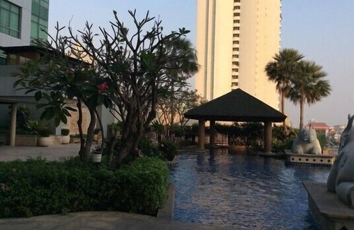 Bang Lamphu Lang Apartment | Away Baansatorn Chaopraya river side