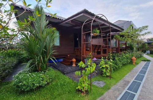 Ban Na Faek Bed & Breakfast | Baan Ati Resort & Spa