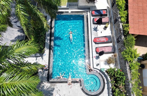 Patong Villa | Baan Heaven/Sleep's 15 people/Patong Beach Villa Private Pool/Jacuzzi