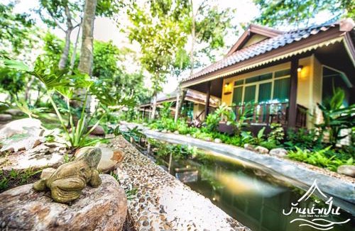 Bang Khonthi Resort | Baan Nam Pen Resort