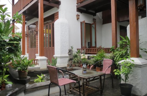 Wua Lai House | Baanlek Home Stay