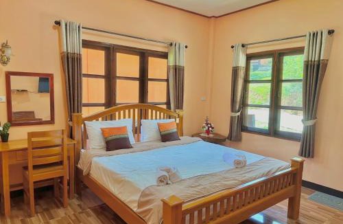 Chong Kham Resort | Baanphuthadol