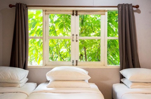 Amphawa Resort | Baansuansabai Phloenpanmai Resort บ้านสวยสบาย เพลินพรรณไม้ รีสอร์ท อัมพวา