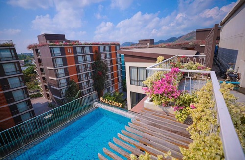 Si Racha Apartment | Balcony Courtyard Sriracha Hotel Serviced Apartmen