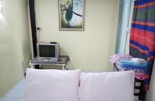 Don Muang House | Ban Kru Ae HomeHostel