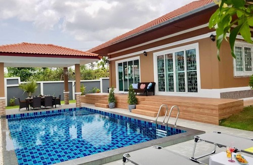 Bang Sare Villa | Bang Saray Luxury garden pool villa