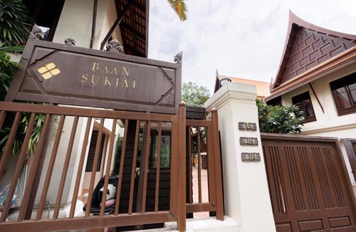 Sukhumvit Villa | Bangkok CBD Pinky Vibe Villa