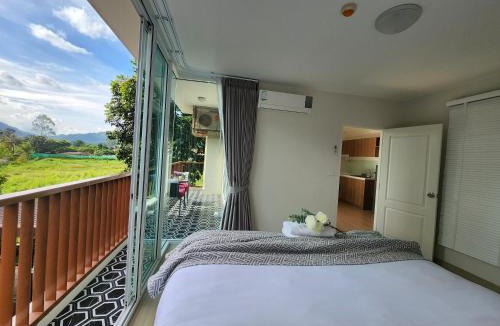 Mu Si Apartment | Bann Khao Yai 50 Sqm-Corner, King bed, Balcony