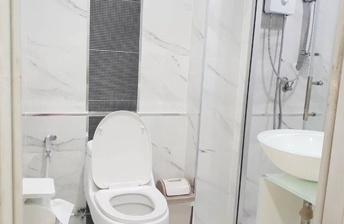 Mueang Samut Prakan District Hostel | BC House and Hostel