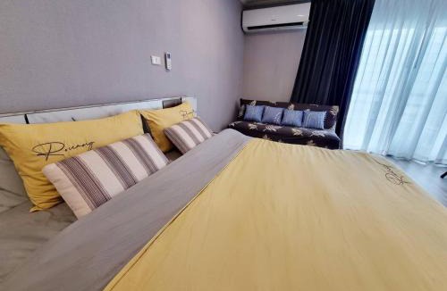 Rayong Apartment | BEACH FRONT modern room + Free hi speed Wi-Fi