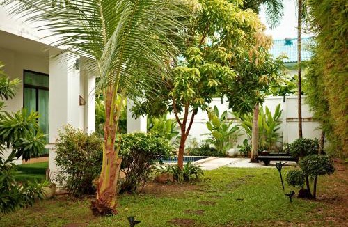 Kamala Villa | Beachfront pool villa