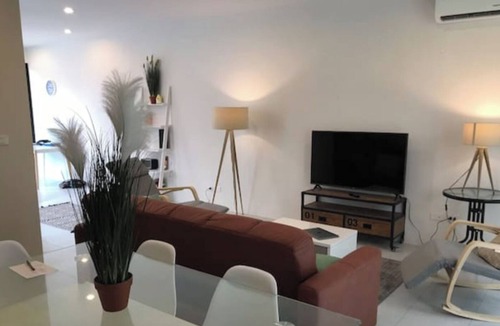 Bophut Hills Apartment | Beautiful modern house across the road from beach