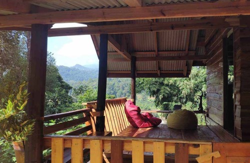 Chom Thong House | Beautiful wooden Homestay in Karen Village, at Doi Inthanon Park.