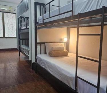 Bangkok Central Business District Hostel | BED at 18 Asoke