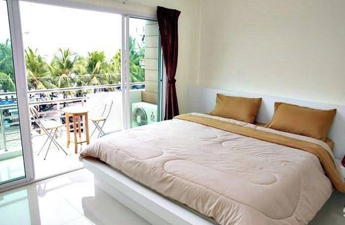 Ban Bang Saen Hotel | Bird Hotel