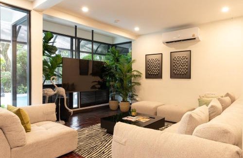 Chang Phueak Villa | Blue Bird Palace- Grand Pool Villa in Nimaan I Daily Housekeeping