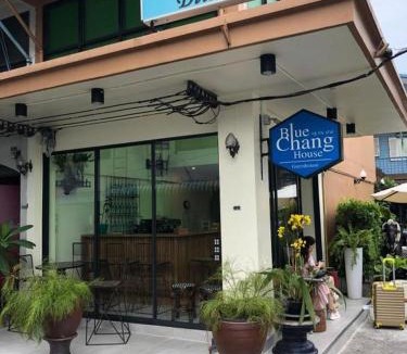 Ban Phan Thom House | Blue Chang House