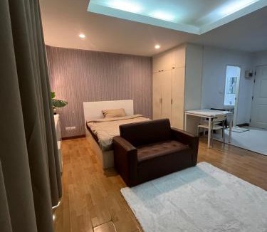 Saen Suk Apartment | Blue O Cean Condo
