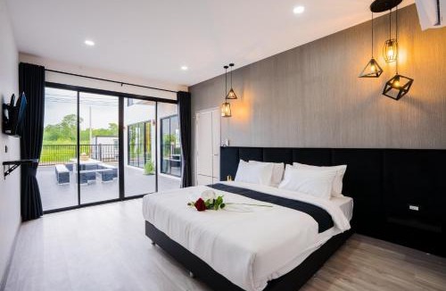 Bang Sare Villa | BOSS Luxury PoolVilla Pattaya Bang Saray Beach 8 Bedrooms