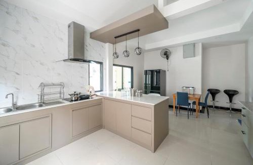 Nong Prue Villa | BRAND-NEW! The Private PoolVilla/4BR byน้องมังคุด