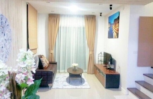 Mae Hia House | Brand New Town Home In Great Location