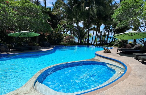 Bang Po Villa | Butterfly Beach Villa in Traditional Thai Style only 20 steps from the beach