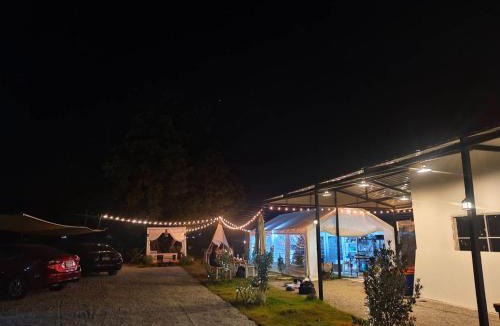 Si Maha Phot Hotel | Camping Land