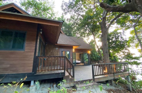 Satun House | Cashewnut Cove Bungalow - Beach Front