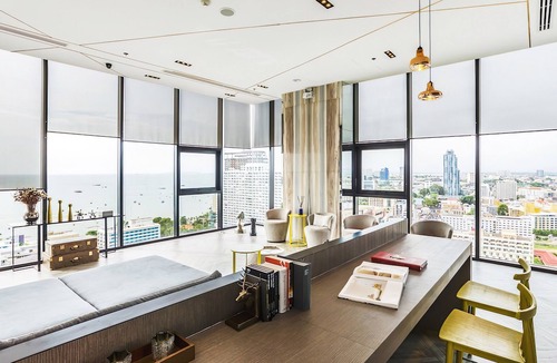 Phra Khanong Nuea Condo | Central Pattaya with Infinity Pool, Near The Beach