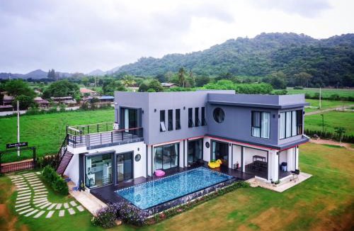 Khanong Phra Villa | Chacha Tyme Pool Villa Khaoyai