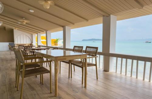 Koh Lan Hotel | Charinn Kohlarn