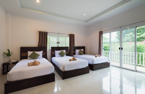Sam Roi Yot Bed & Breakfast | Charming 2-bedroom bed & breakfast in Sam Roi Yot with AC