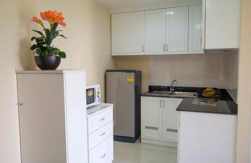 Ekkamai Apartment | Charming Resident near BTS Ekkamai Station