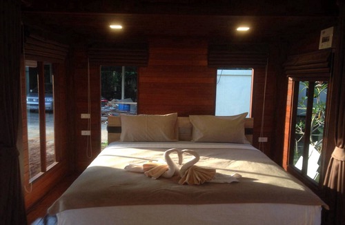 Trat Hotel | Check In & Chill Out Laem Sok Pier