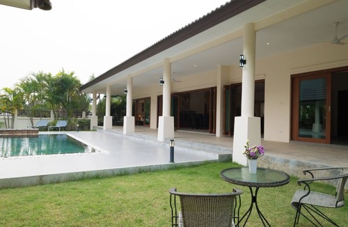 San Pu Loei Villa | Chiang Mai private pool and garden villa