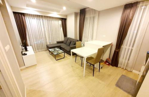 Saen Suk Apartment | Chic 1BR near WON Beach Bangsaen