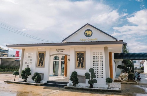 Bang Phra Hotel | Chor Grande Resort
